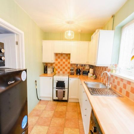 4 Bed - 2 Baths 1 Walk In Shower Lots Of Parking 입스위치 외부 사진
